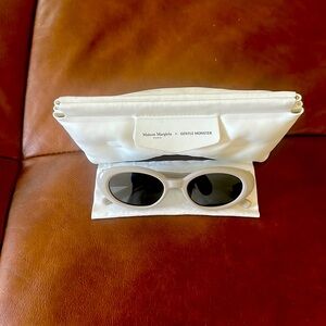 Maison Margiela Gentle Momster M
M005 G10